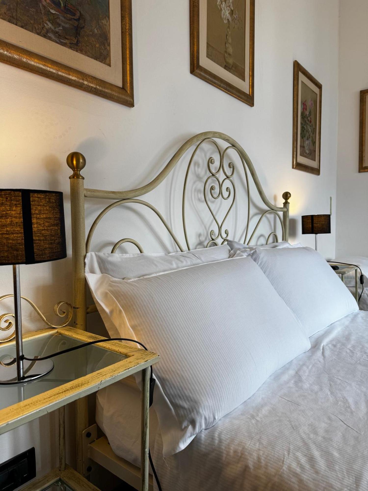 טורי דל בנקו Wonderful Lake View Apartments With Pool With Breakfast Gardasee מראה חיצוני תמונה